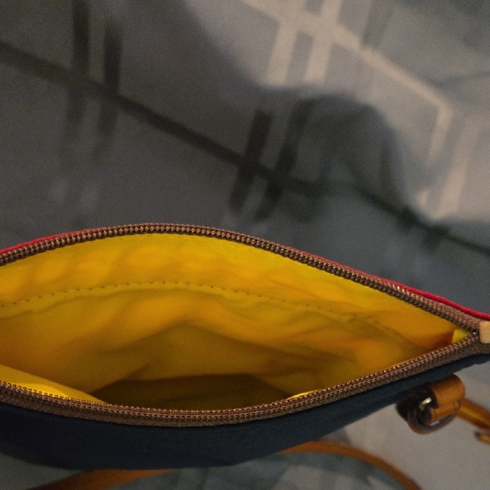 Stylish Multicolor Crossbody Bag - Picture 3 of 11